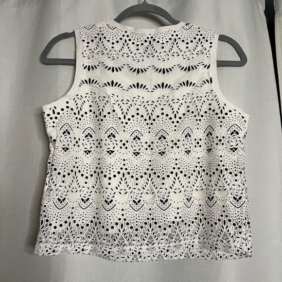 Bar III White and Black Boho Lace Tank Top Small - Picture 2 of 8